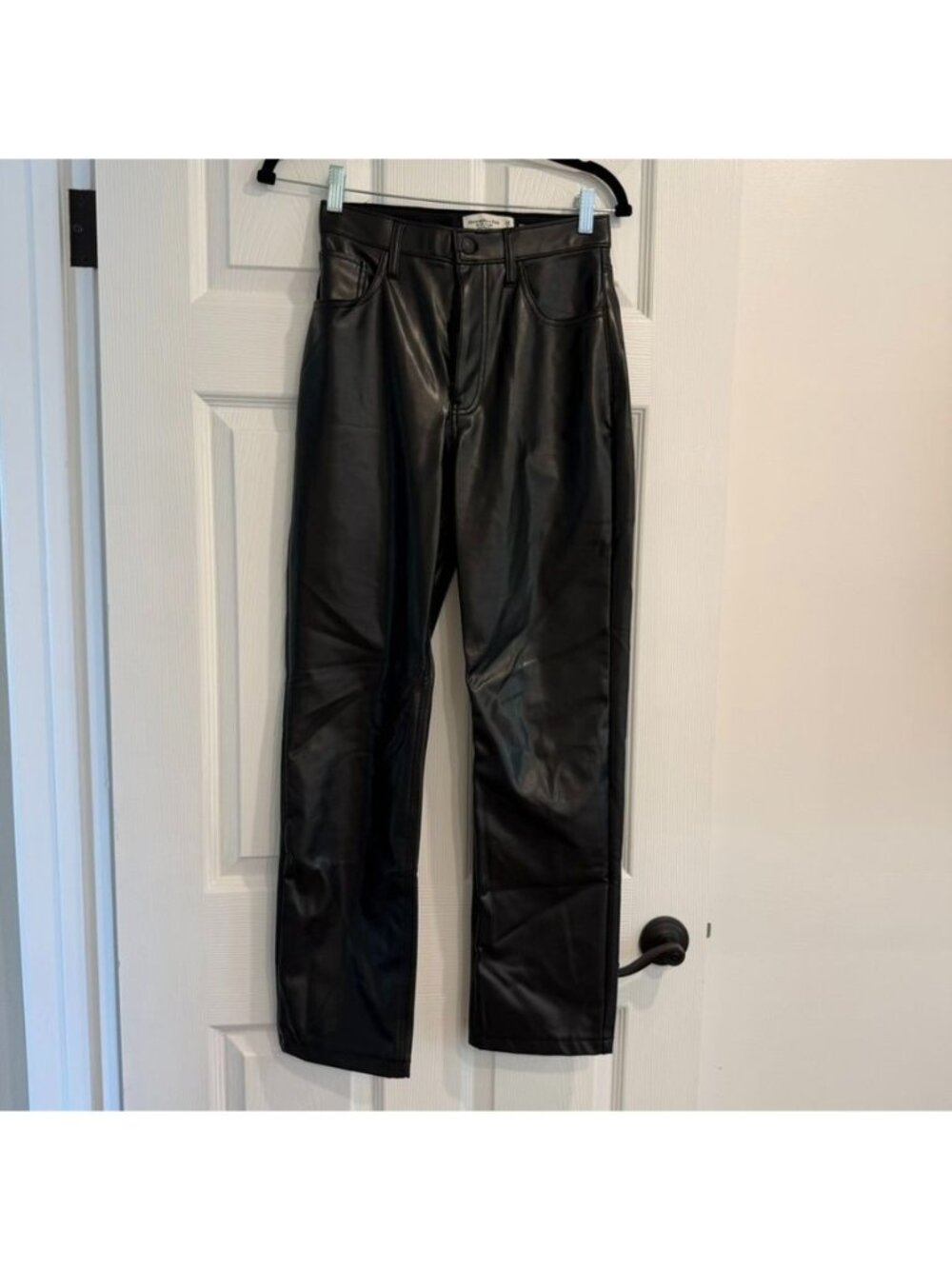 Abercrombie and Fitch High Rise 90s Relaxed Vegan Leather Pants Size 26